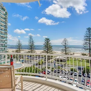 Kirra 4*, Gold Coast Australia
